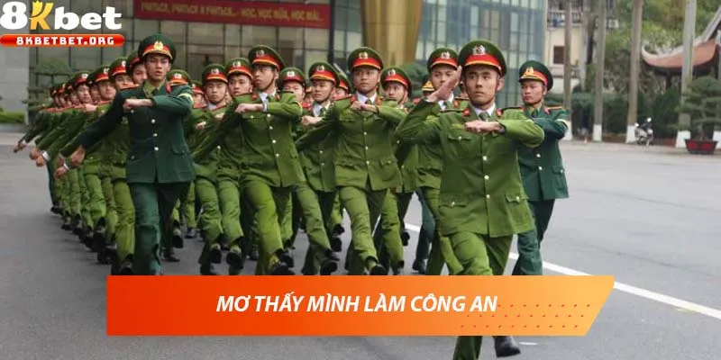 Mơ thấy mình làm công an